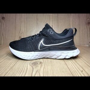 Nike Womens React Infinity Run Flyknit 2 CT2423-002 Black Running Shoes 9.5